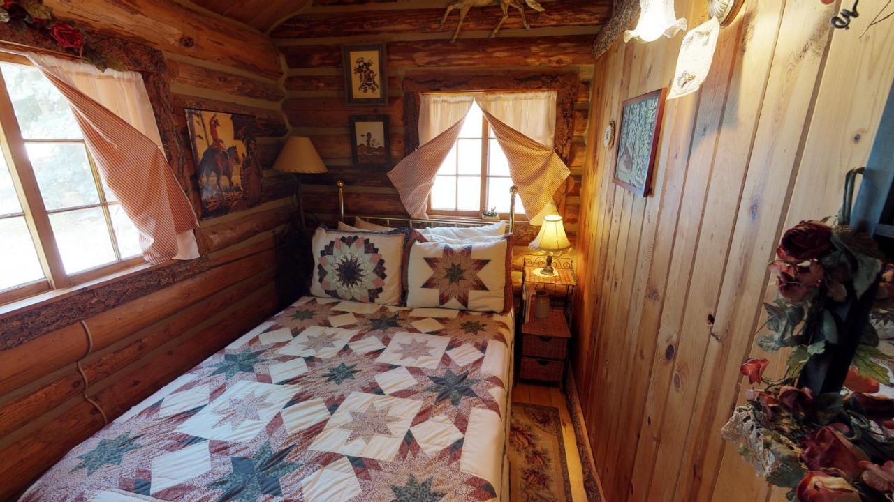 Cabin By The Creek With High Speed Wifi Red River Exterior photo
